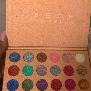 Cleof Cosmetics glitter palette